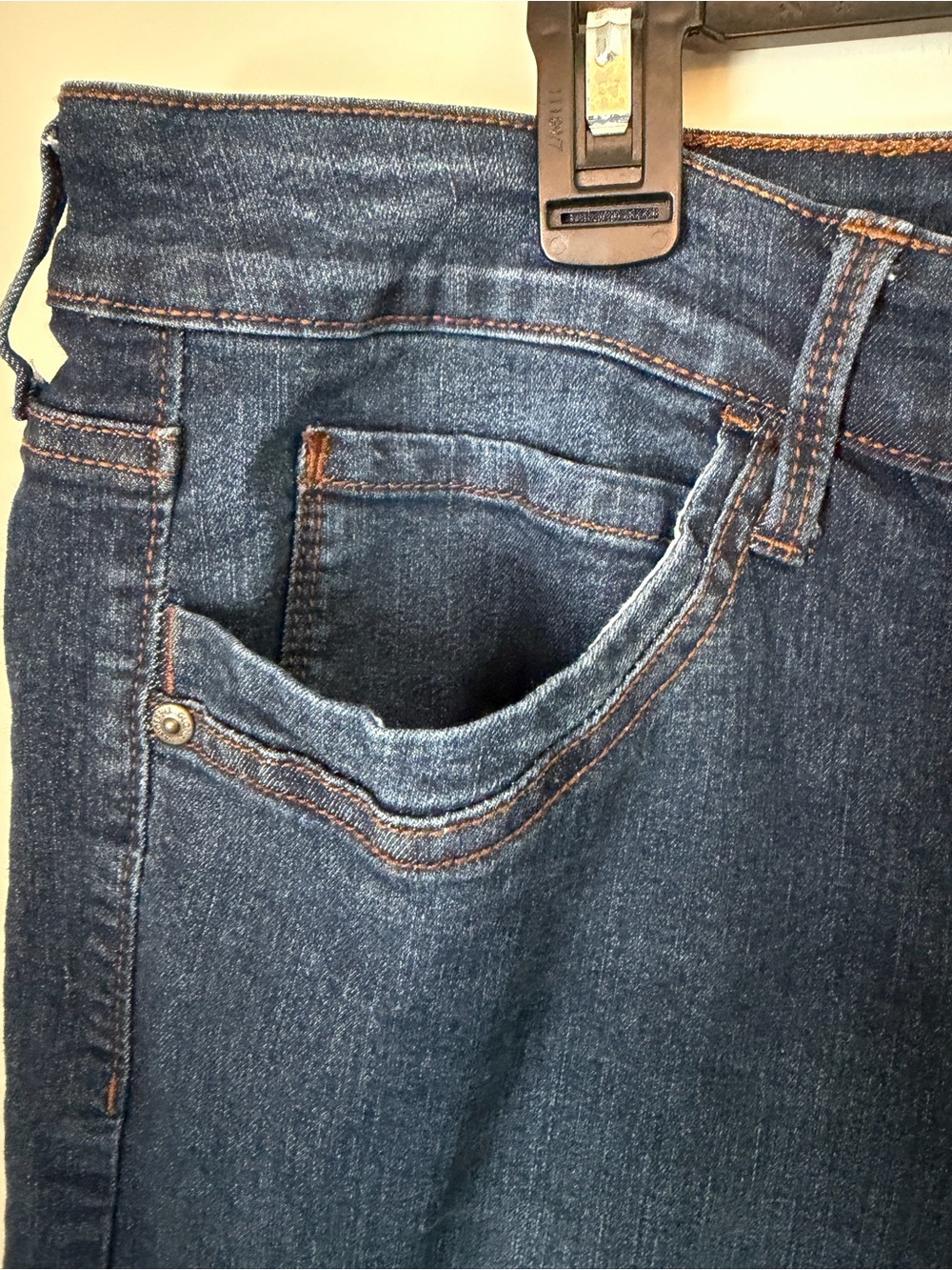 Gloria Vanderbilt Amanda Capri Jeans Women 16 Blue All Around Slimming Cuffed - Picture 4 of 12